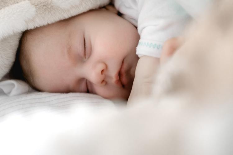 Jaki materac dla dziecka? Czym kierować się przy wyborze materaca do spania dla dziecka?