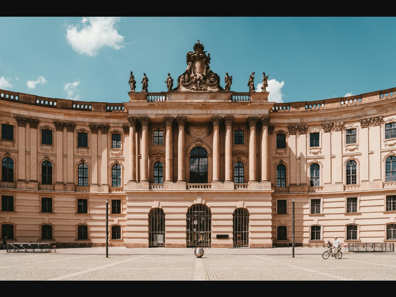 photo 1561835674 4fe6ec5b0d43cropentropycstinysrgbfitmaxfmjpgixidMnwxNDA1NTd8MHwxfHNlYXJjaHw4OXx8dW5pdmVyc2l0eXxlbnwxfDB8fHwxNjc0Njg4OTk3ixlibrb 4.0.3q80w1080